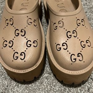 Gucci clogs